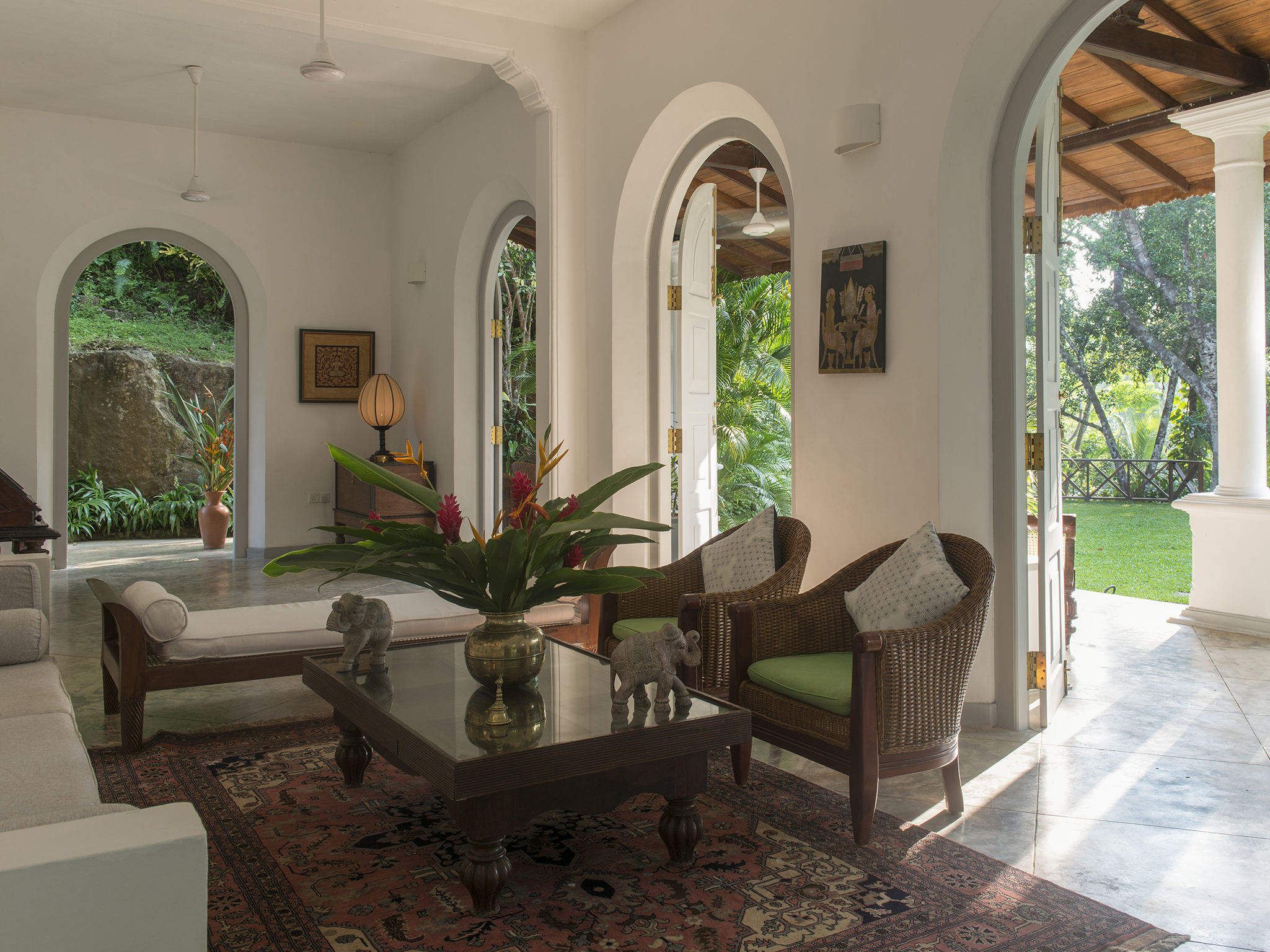 Pooja Kanda - Living room and veranda - Villa Pooja Kanda, Habaraduwa-Koggala, South Coast